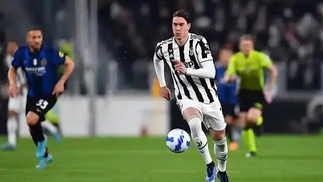 比利亚雷亚尔85分钟绝杀逆转，终结连败绝地反击